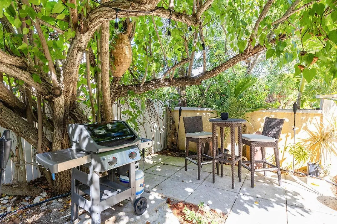 Dreamy Cottage In Grace Bay With Bbq And Bikes Included 0*,  Turks- und Caicosinseln