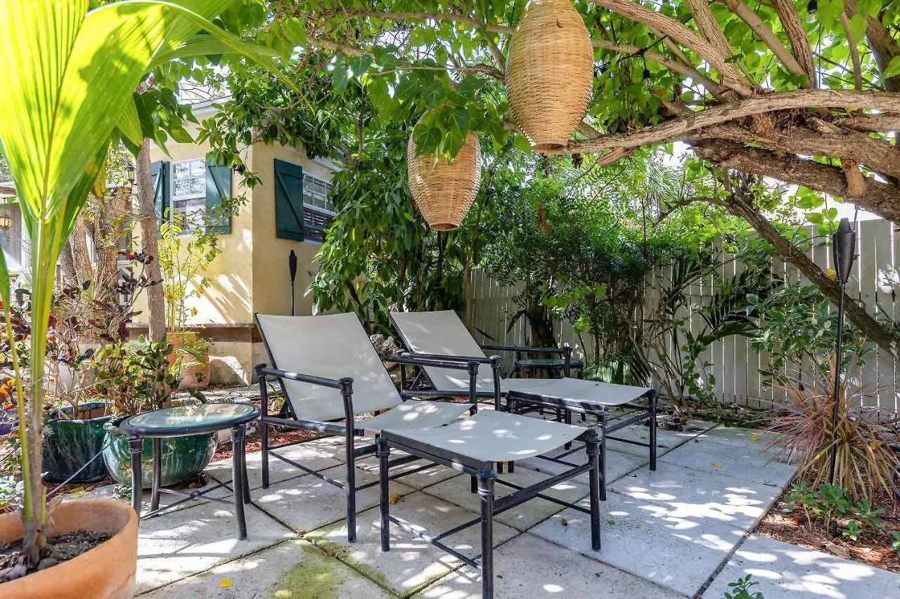 Dreamy Cottage In Grace Bay With Bbq And Bikes Included Chalet